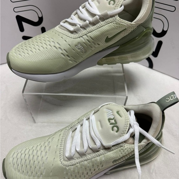 Nike Air Max 270 in Light Green and White - Picture 2 of 3